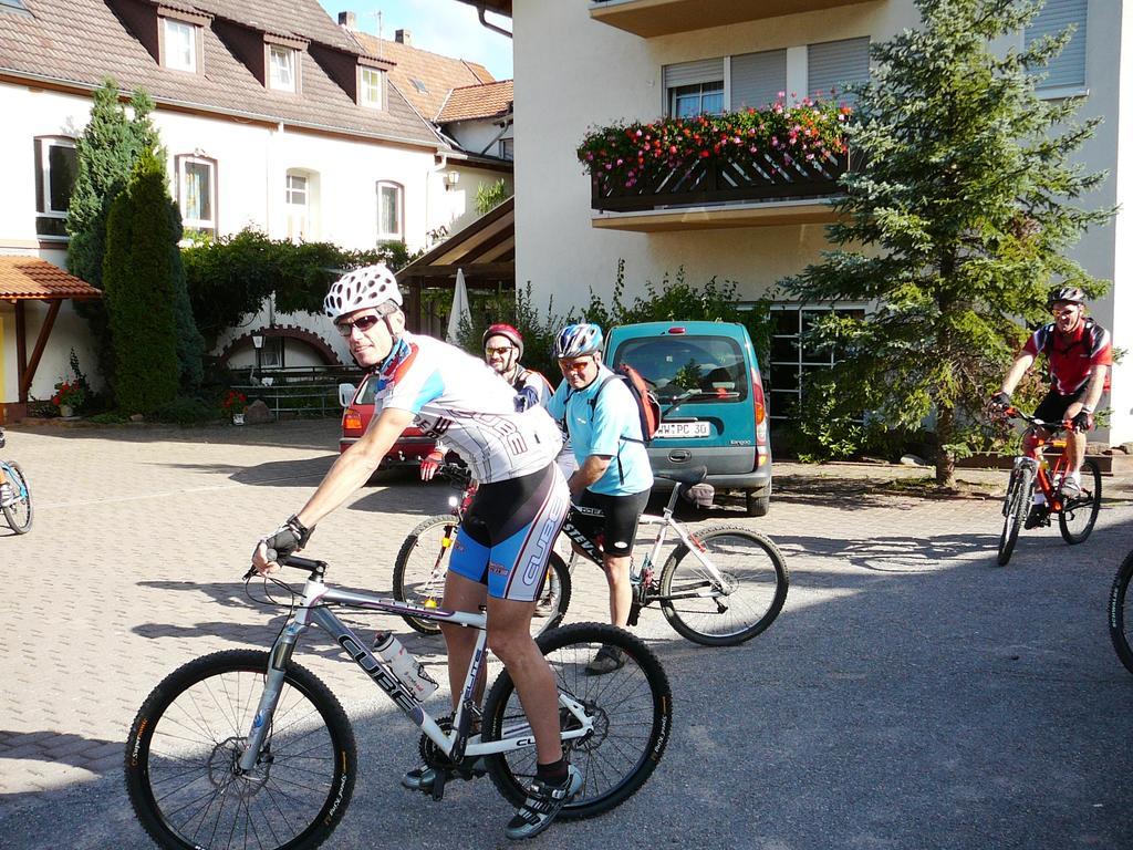 Hotel Zum Ochsen à Hauenstein Extérieur photo